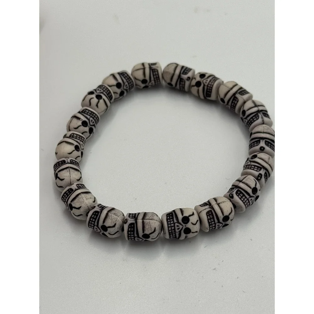 Unbranded Carved Skull Bead Stretch Bracelet White Black Gothic Tribal Style
